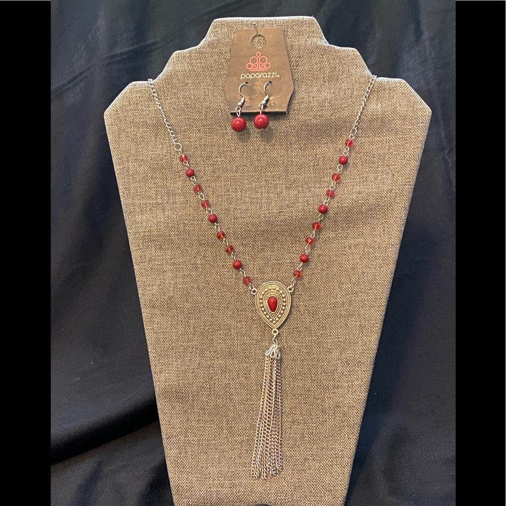 SOLD 🆕 Extra-long Red & Silver Necklace & Matching Earrings - Picture 2 of 5